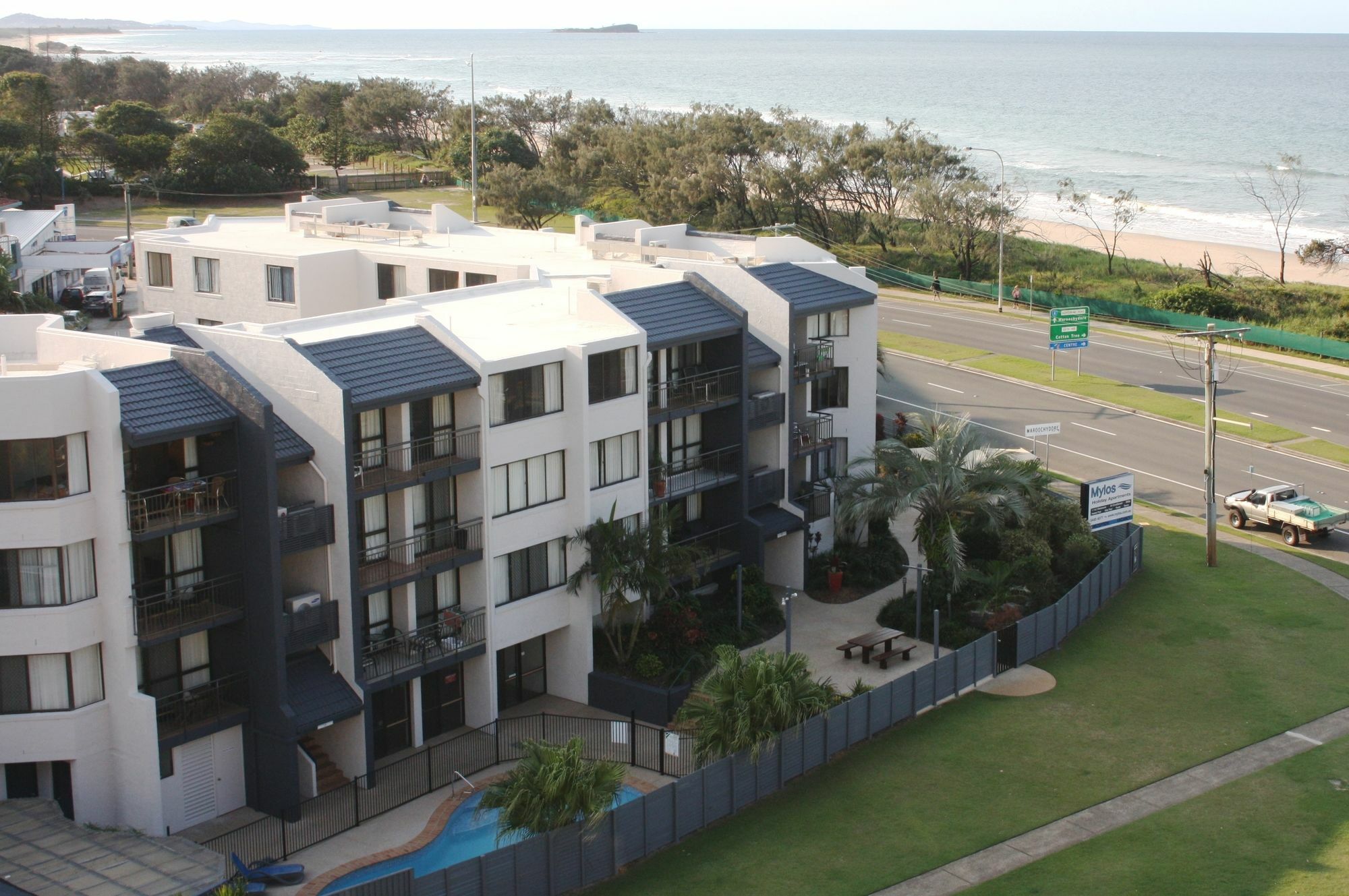 Mylos Holiday Apartments Alexandra Headland Eksteriør bilde